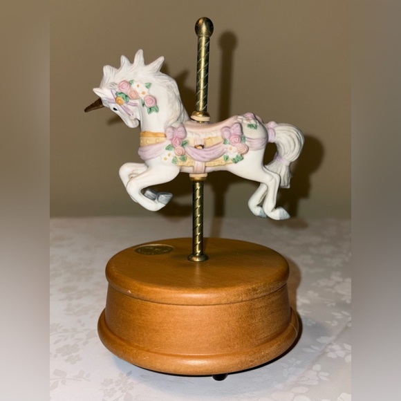 Westland Designs Other - EUC/GUC Ceramic Carousel Unicorn, Musical, Wood Wind-Up Turntable, Vintage